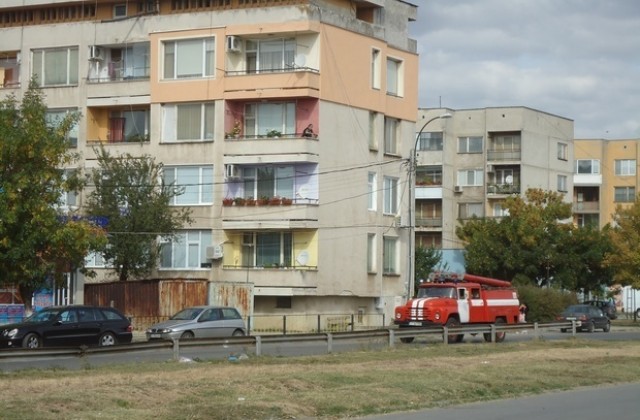 Подписаха първия договор за саниране в Стралджа