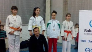 Нови три медала за джудистите от Елена