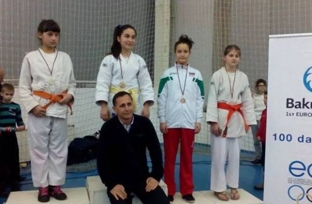 Нови три медала за джудистите от Елена