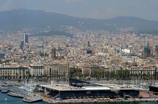 Необичайна сграда от дърво строят в Барселона