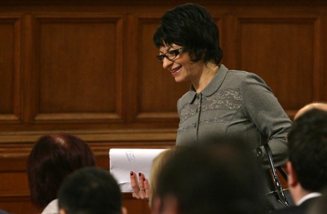 Десислава Атанасова оглавява комисията за разследване на случая „КТБ