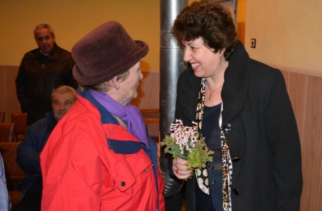 М. Бояджиева: За 4 месеца Четворната коалиция спря 14 социални плащания към най-ощетените