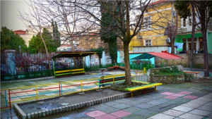 Бивш възпитаник на детска градина събира пари за нова площадка