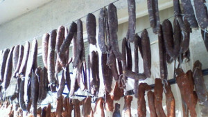 Луканките кюфтетата кебапчетата и печеното месо не растат по дърветата