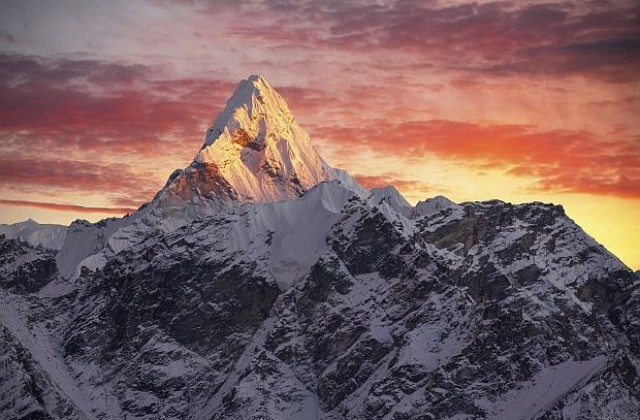 Google предлага виртуална обиколка на Еверест