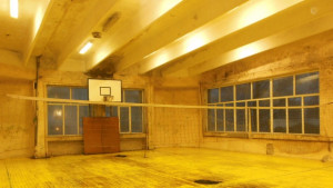 Течове правят неизползваема малката зала по волейбол и баскетбол на