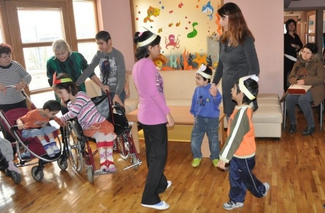 Новият център за деца в „Лазур”