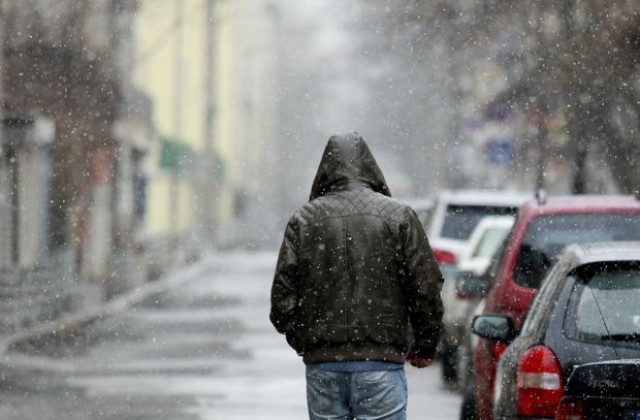 Остава облачно със слаби превалявания