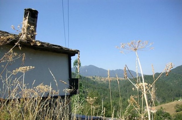 В Лъки градят къща, която ще събере природата и наследството на Родопите