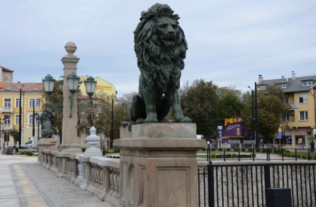 Алфа Рисърч: Българите продължават да харесват Русия