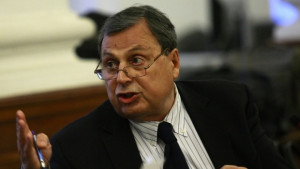 Данев Проблемите на икономиката са финансова стабилност бизнес среда и