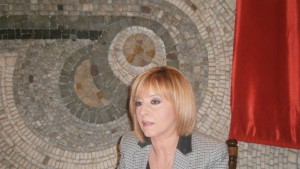 МаноловаДепутатите адвокати са в конфликт на интереси при гласуването на