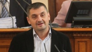 Кирил Добрев Павлова да каже кога започват да ремонтират пътя