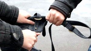 Нападнаха и ограбиха 52годишна шуменка