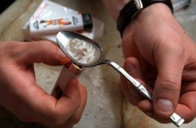 Деца под 10 години вече опитват наркотици