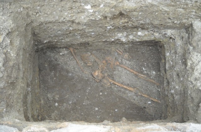 Откриха скелет при разкопките в центъра на Варна (СНИМКИ)