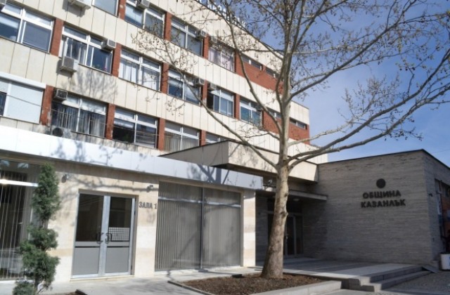 Включват двама граждани в делегацията, представяща Казанлък в Лувъра