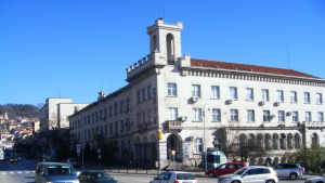 Ремонтираха градския часовник на централната поща