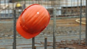 Преса премаза работник