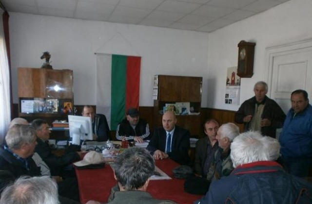 Жители на община Левски поискаха повече права при защита на домовете си