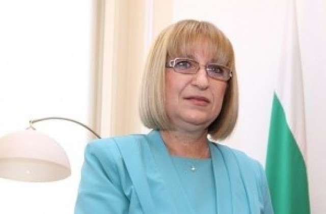 България ще дари на гимназията в Босилеград компютърна техника