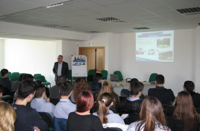 Русенски ученици  „изсветлиха“ над 100 000 лв. от „сивата икономика“