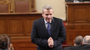 Държавата да поеме здравното осигуряване на бедните предлага Москов