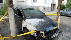 Лек автомобил изгоря на ул Доростол