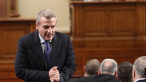 НС прие на първо четене промените Москов в Закона за