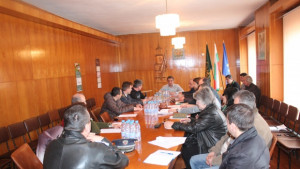 Набелязаха спешни мерки за ограничаване на свлачището в Елена