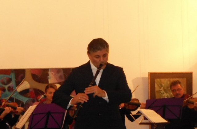 600 допълнителни места осигурени за концерта на Теодосий Спасов