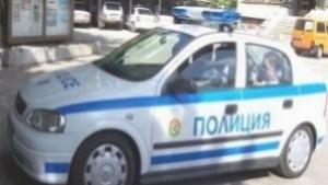 Апаши задигнаха 550 лв от паркирана кола