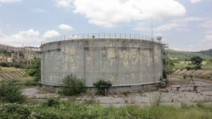 Сложиха на тезгяха склада с трихлоретан на Полимери