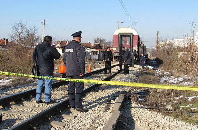 Влак прегази 44-годишен мъж