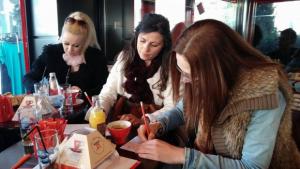 В Световният ден на поезията в Дупница платиха кафето си