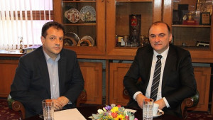 Посланик ще помага за побратимяването на В Търново и Баня