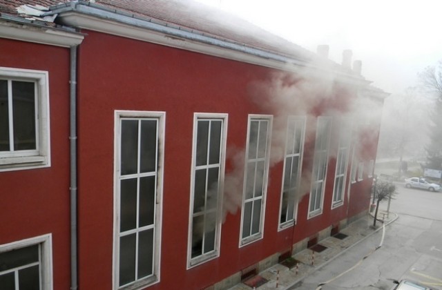 Министърът на отбраната потвърди: Предстои старт на ремонта на Военния клуб