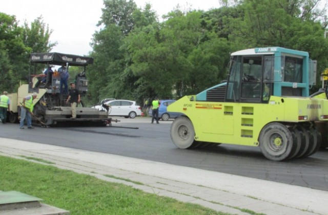 С над 400 000 лв. ремонтират улици и пътища в Горнооряховско