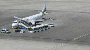 Близо 45 млн пътници минали през основните ни летища през