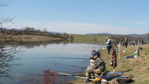 Без уловена риба премина състезание по риболов при яз Йовковци