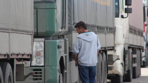 Либерализират товарните превози между България и Сърбия