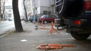 Кратковременното паркиране пред болниците може да стане безплатно