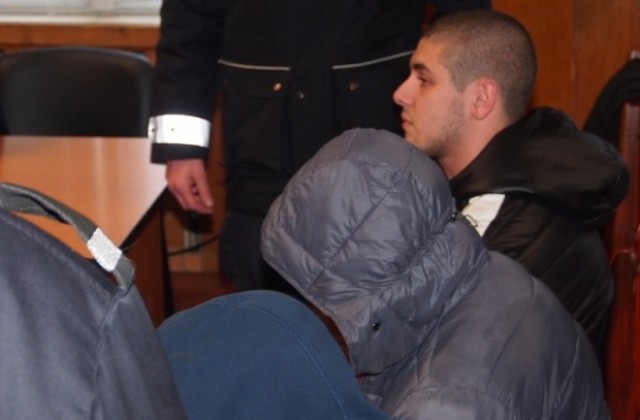 Обвинените за убийството в мола няма да обжалват задържането си