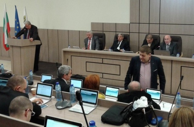 Комисия ще мисли бъдещето на „Черноморец“, Ершов искал да си подари акциите