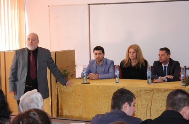 Делян Добрев: Българската енергетика е зависима и неефективна