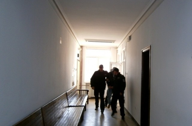 Мошеници се признаха за виновни, за да намалят присъдите си