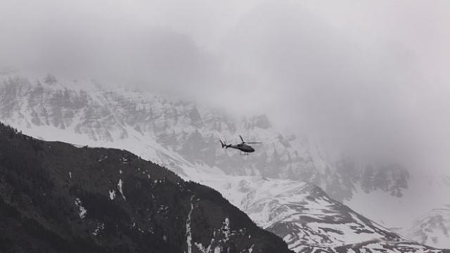 Мистериозна фалическа скулптура беше издигната на австрийски връх