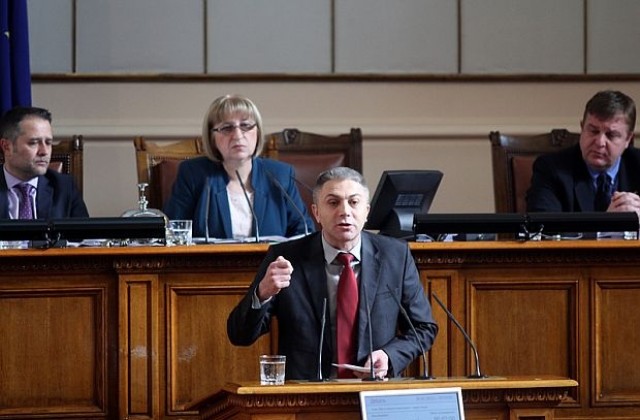 ДПС заплаши със съд Цветанов, ако не се извини