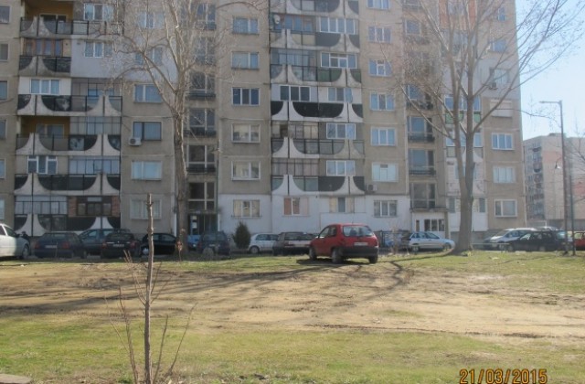 Ще глобяват собствениците на автомобили спрели в зелените площи