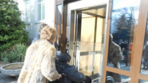 Стартира прием на документи за лични асистенти